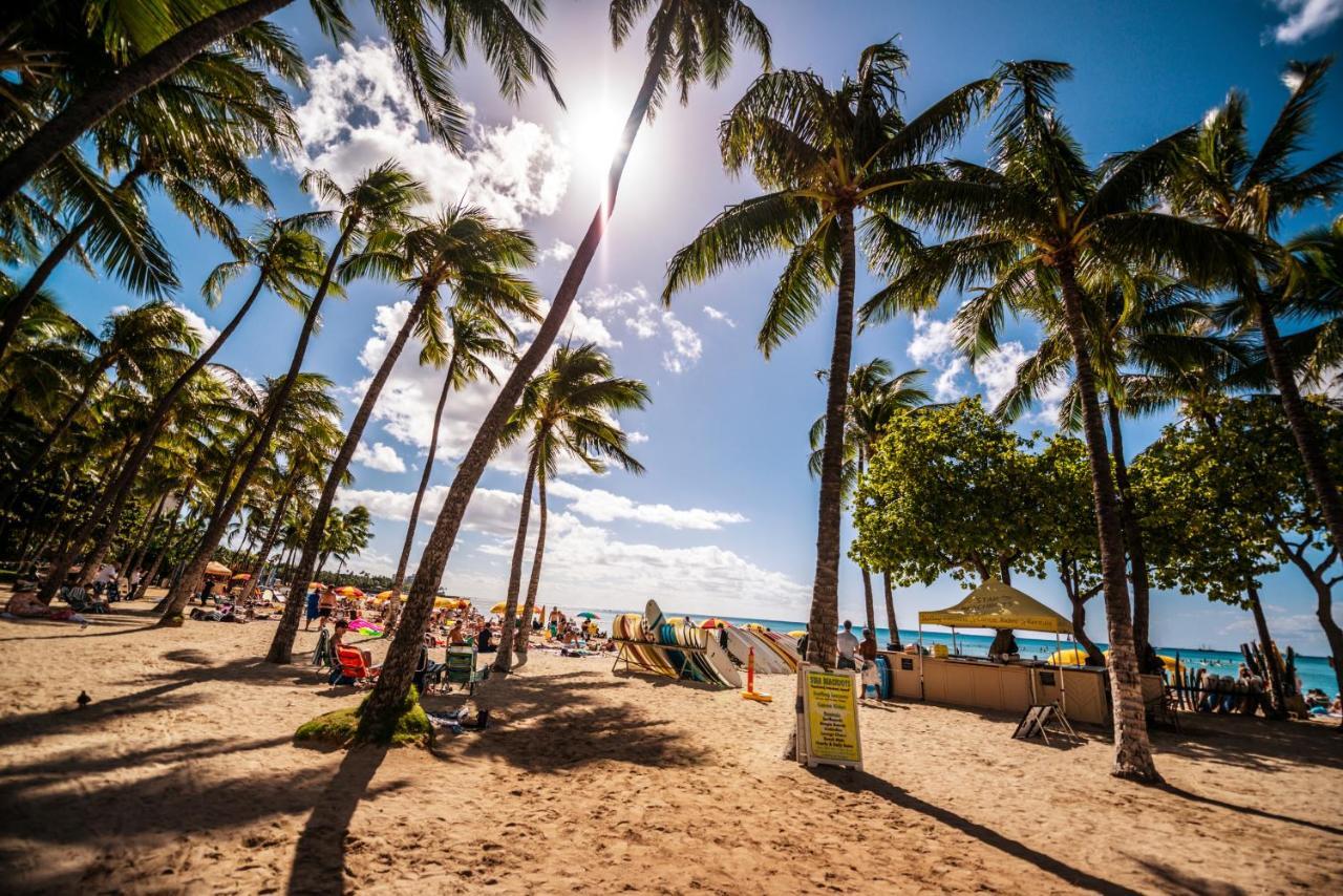 Steps To Waikiki Beach! Newly Renovated With 75" Tv Гонолулу Экстерьер фото